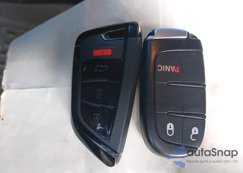 2015 Jeep Grand Cherokee Laredo z USA, uszkodzony, nr VIN 1C4RJFAG8FC226880